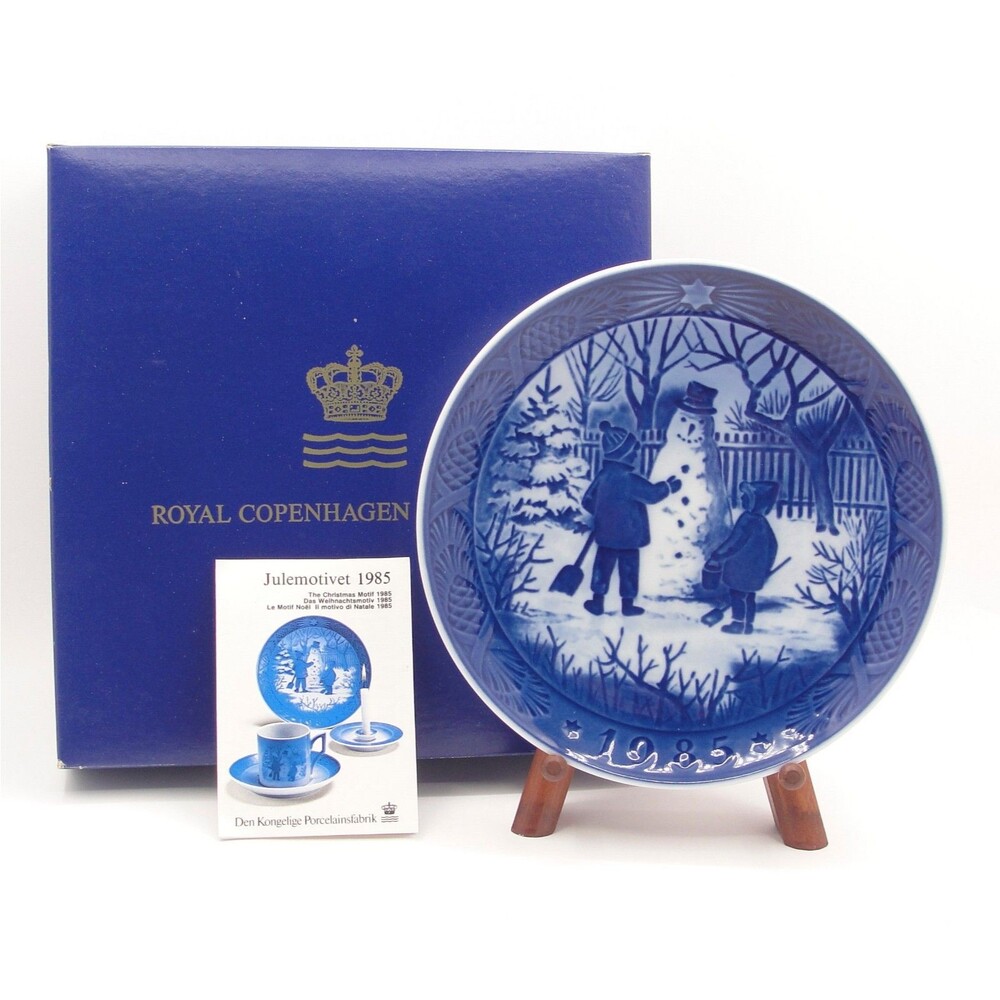 Royal Copenhagen 1985 Christmas Plate The Snowman Snemanden Box Pamphlet